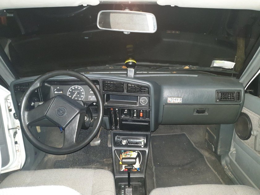 Opel Ascona салон