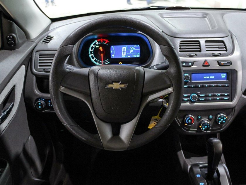 Chevrolet Cobalt LTZ салон