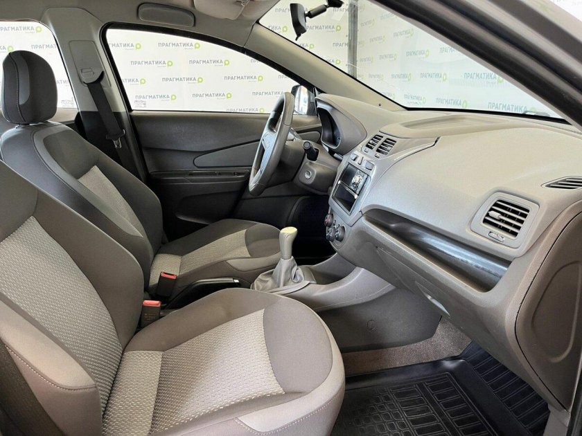 Chevrolet cobalt 2022 салон