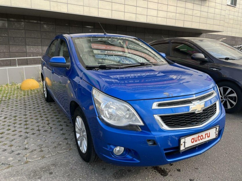 Chevrolet cobalt 2013 голубой