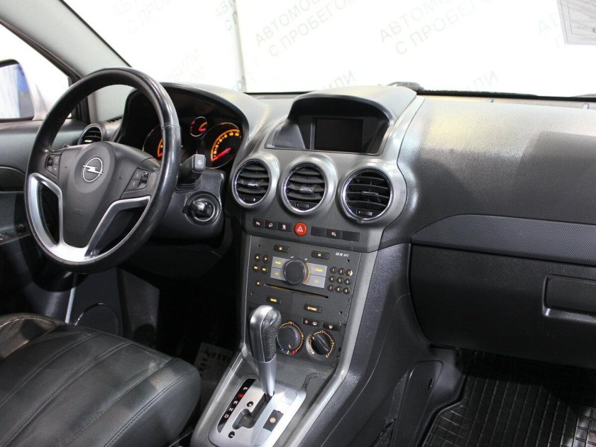 Опель Антара 3.2 салон