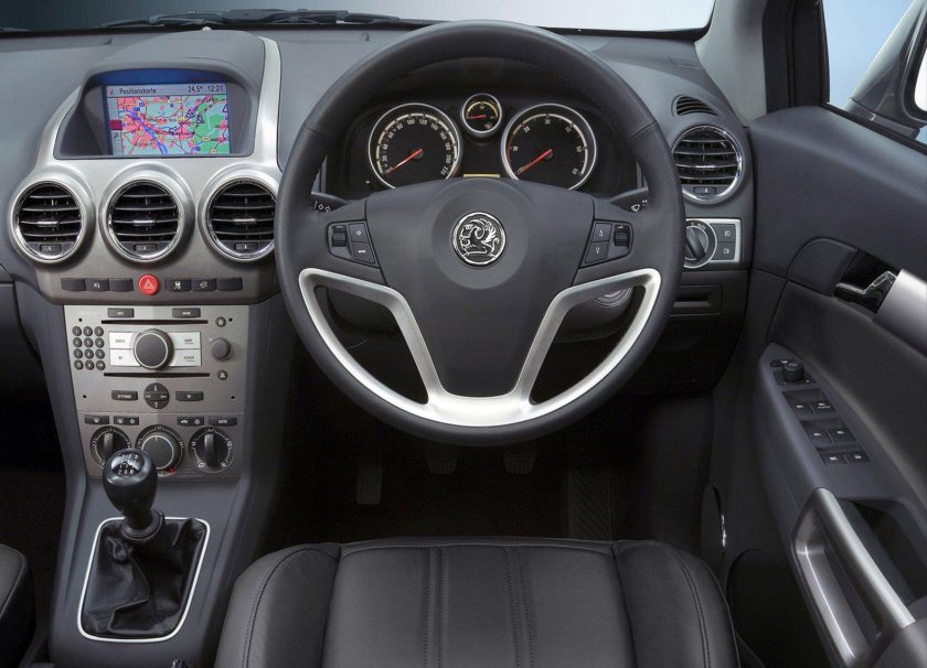 Opel antara 2.4 салон
