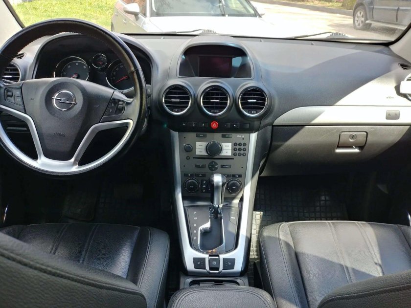 Опель Антара салон