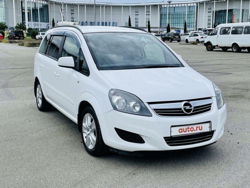 Опель зафира 2011