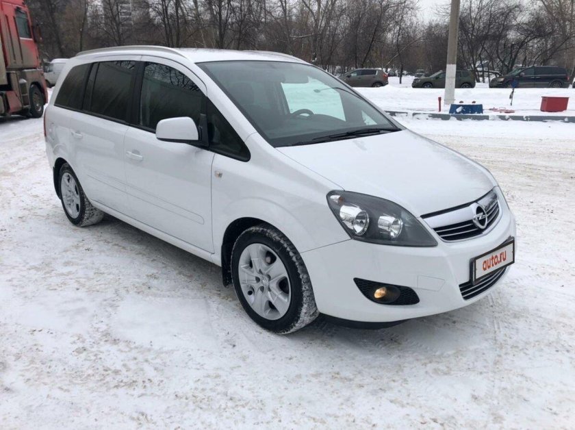 Опель Зафира белый