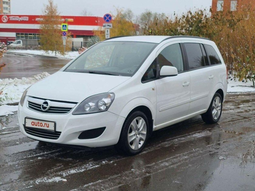 Опель зафира 2011 белая