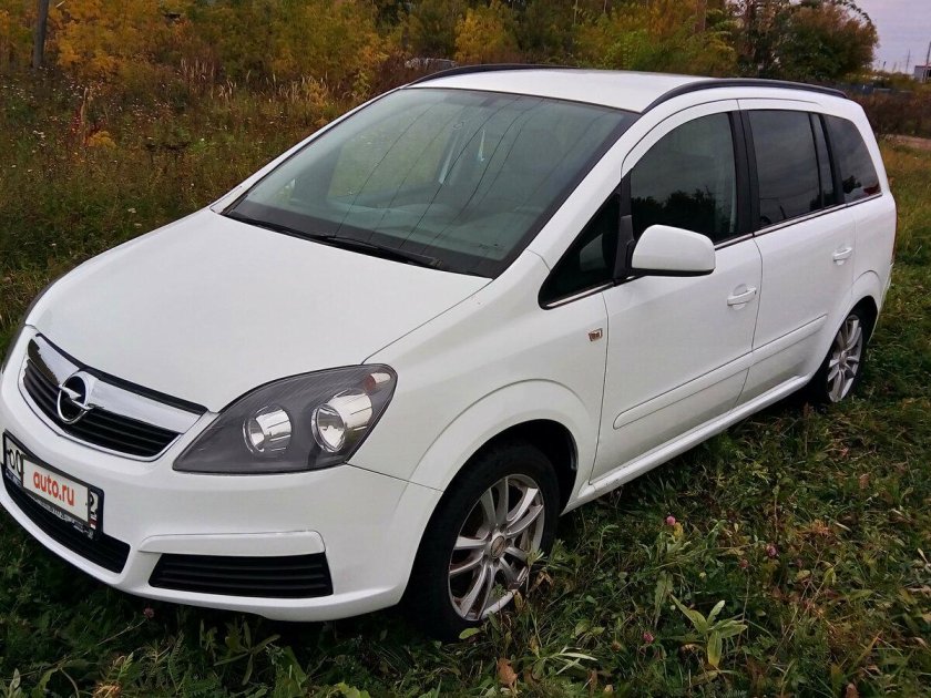 Опель Зафира 2010
