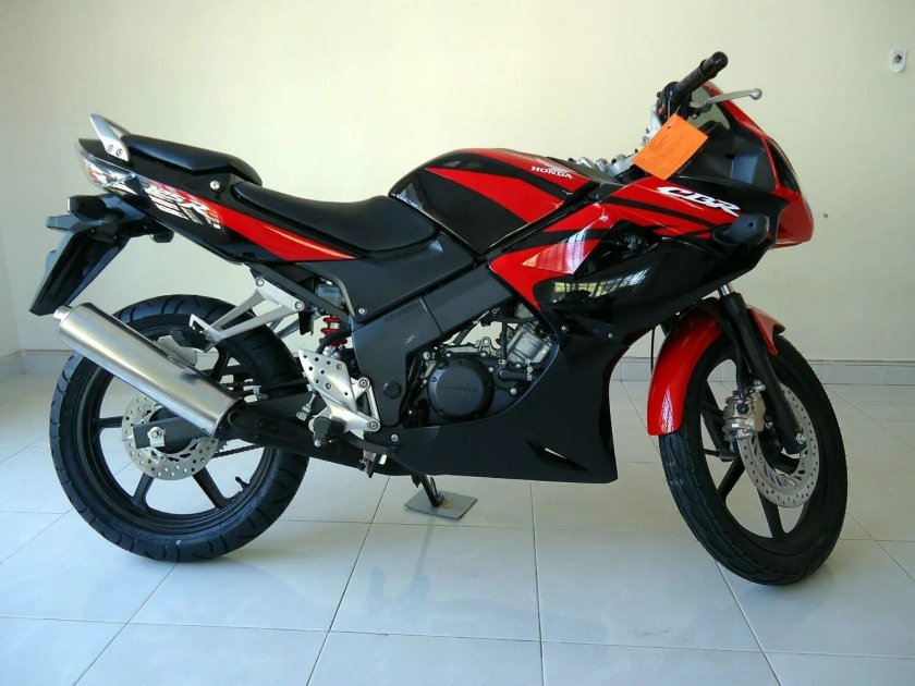 Мотоцикл Хонда 125 кубов