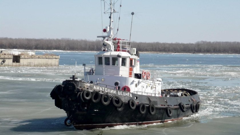 Буксир Анатолий Деднев