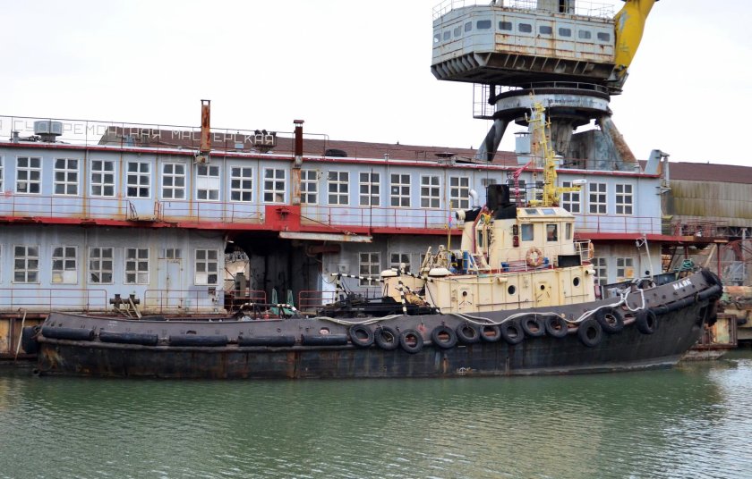 Буксир кантовщик проект 498