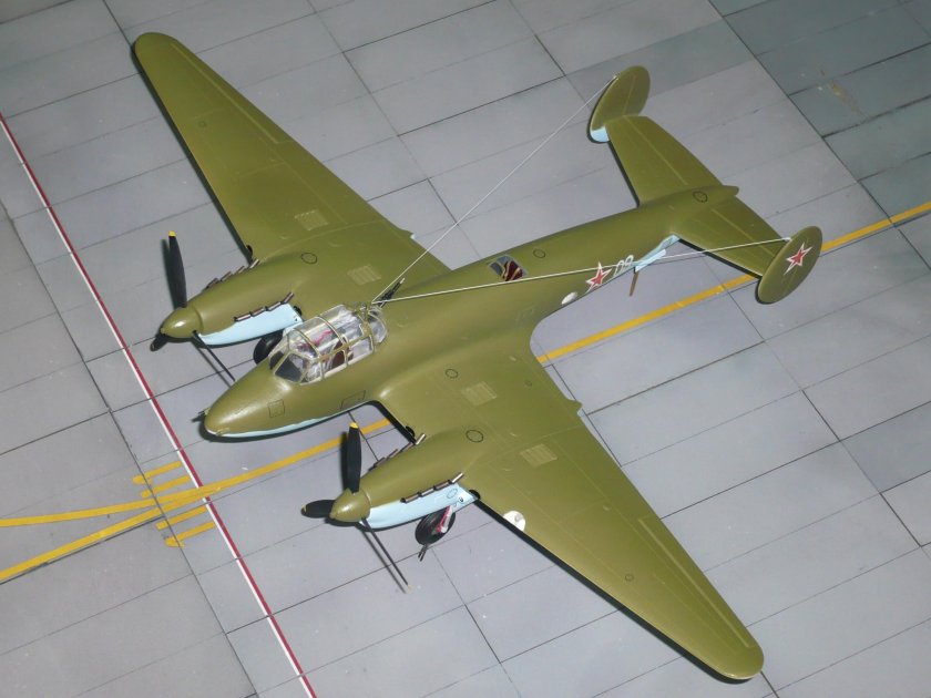 Самолет пе-2