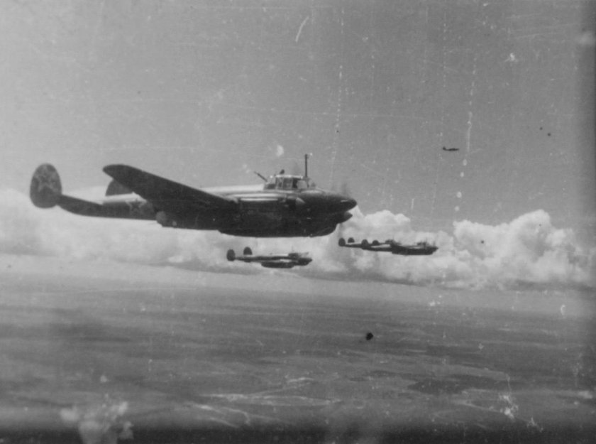 Самолет пе-2