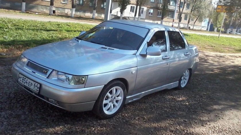 Lada 21103