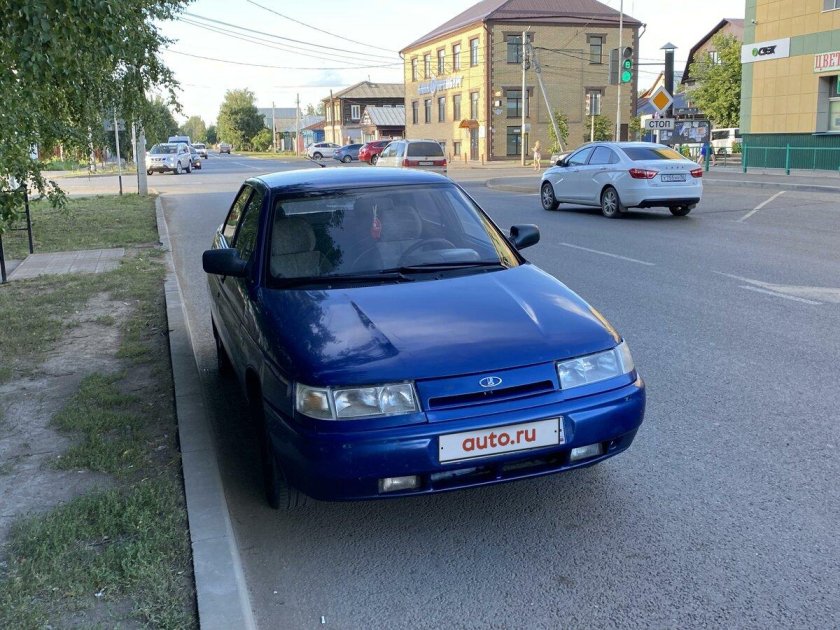 ВАЗ 2110 цвет голубая Планета