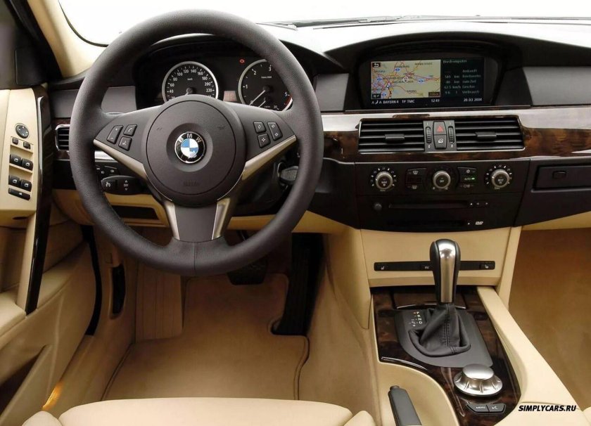 BMW 5 e60 салон
