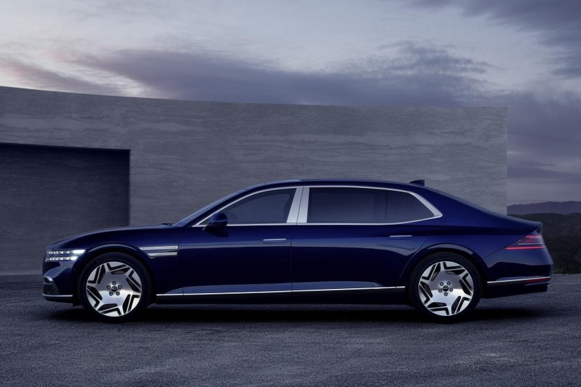 Genesis седан g90