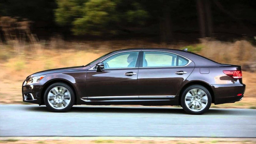 Лексус 600 седан