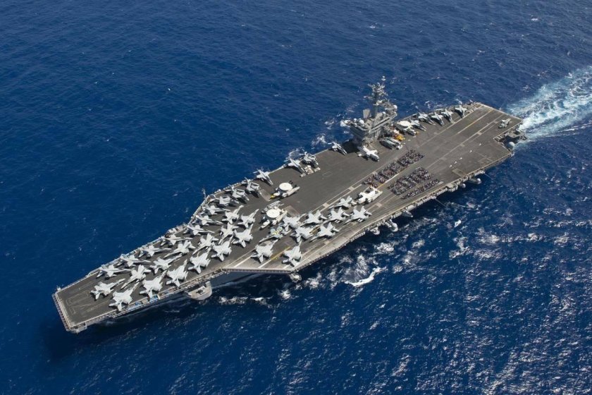 Авианосец Нимиц