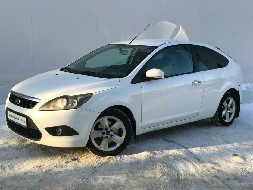 Форд фокус 2 Рестайлинг хэтчбек белый