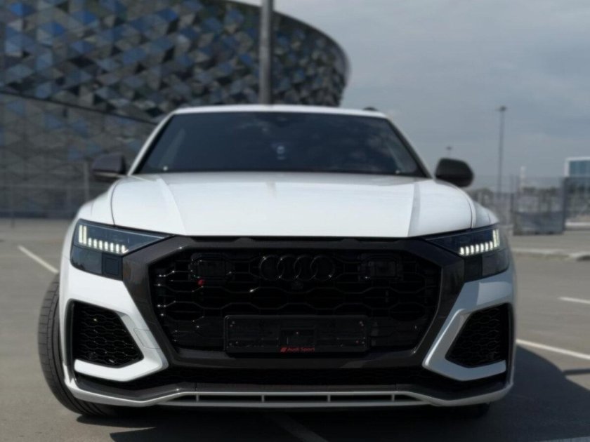 Audi rs q 8
