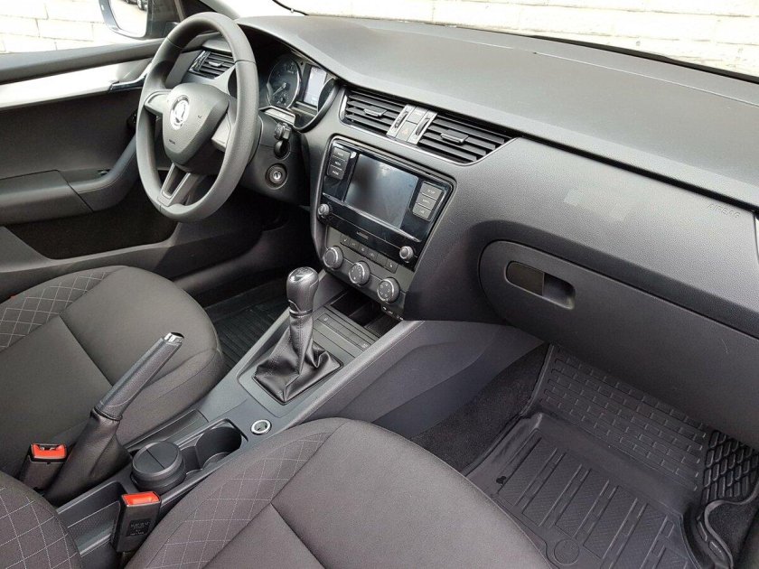 Skoda Octavia a7 Рестайлинг салон