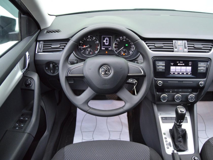 Шкода Октавия 2015 1.6 автомат