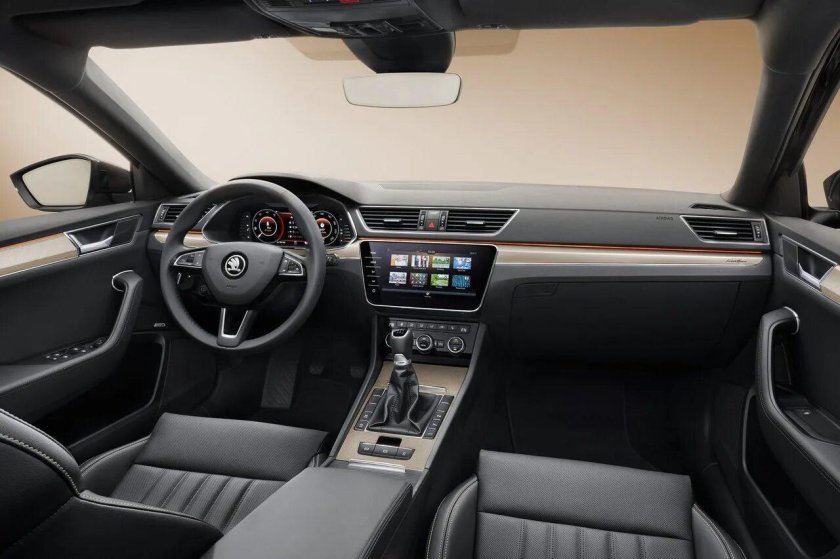 Skoda Superb 2022 салон