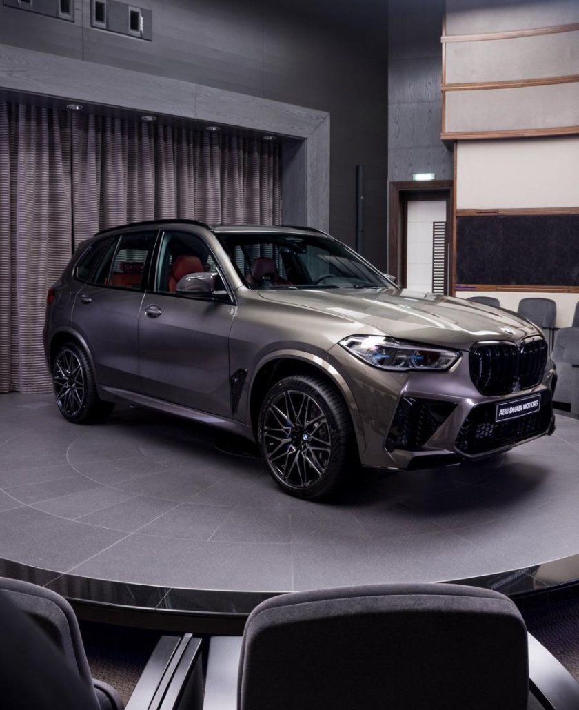 BMW x5m 2020 черный