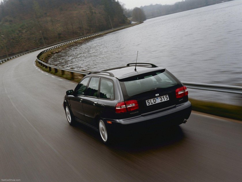 Volvo v40 1