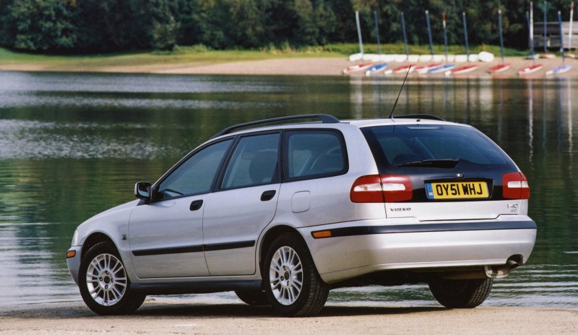 Volvo v40 2001