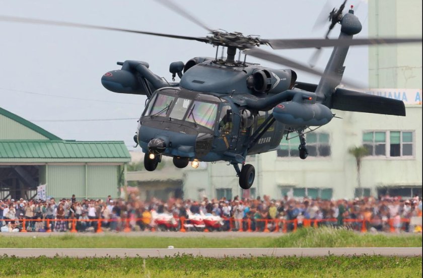 Военные вертолёт uh 60j