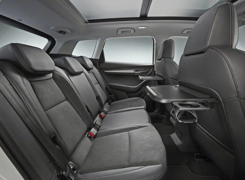 Шкода Карок салон сзади