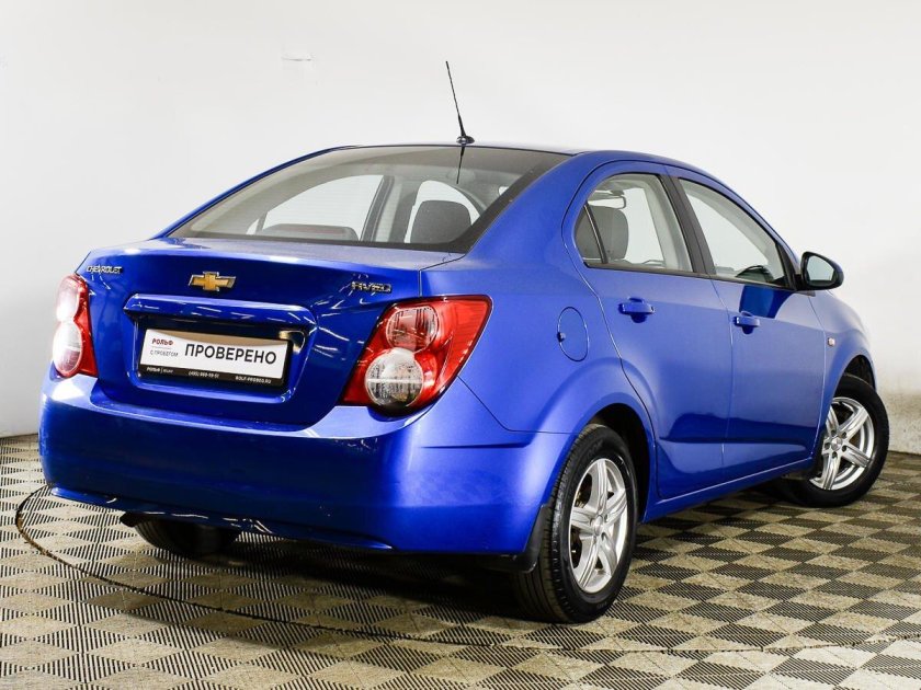 Шевроле Авео голубая