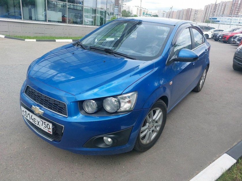 Шевроле Авео голубая