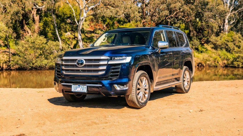 Toyota Land Cruiser 300