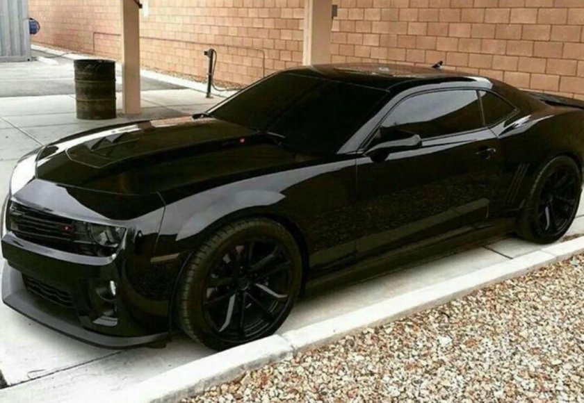 Шевроле Камаро черная