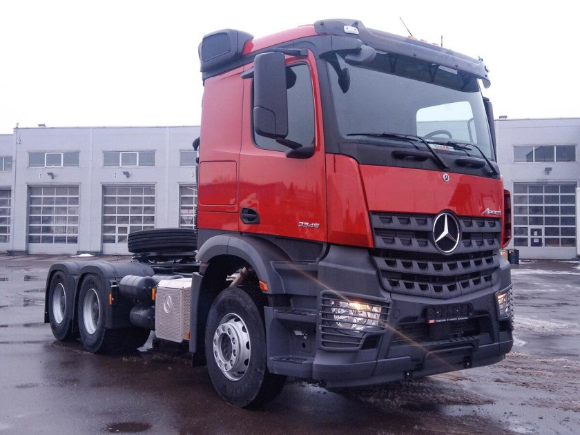 Седельный тягач Mercedes-Benz Arocs