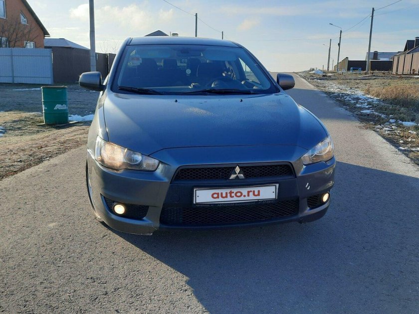 Mitsubishi lancer 2011