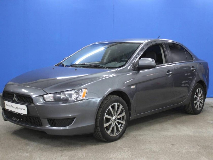 Мицубиши Лансер 2008 года выпуска чёрного цвета