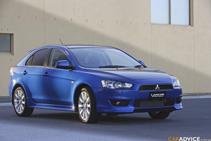 Лансер 10 хэтчбек