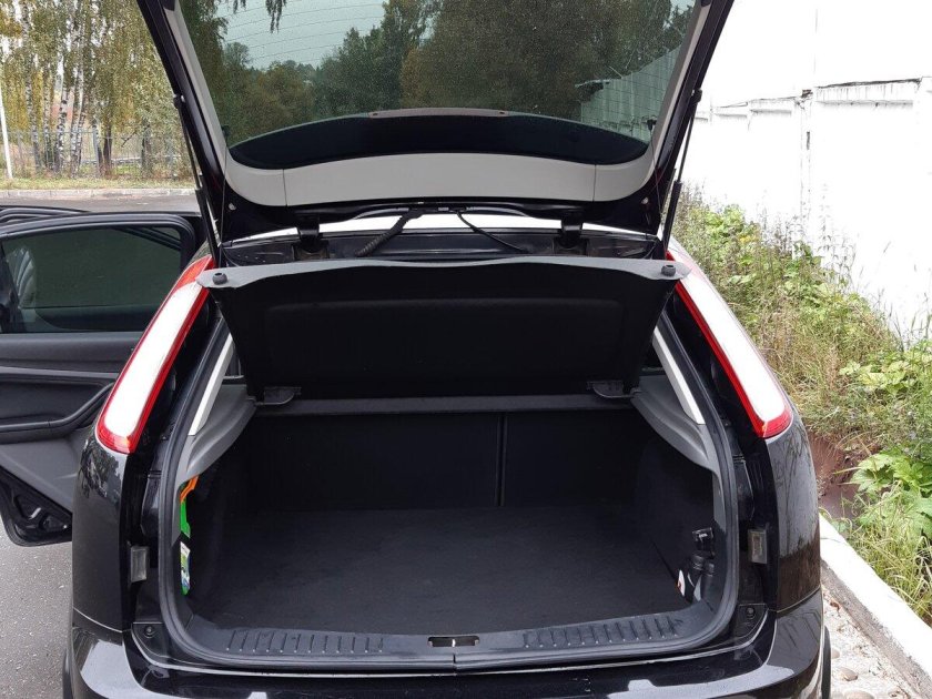 Багажник Focus 2 хэтчбек