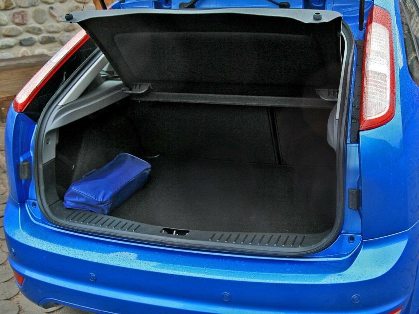 Ford Focus 2 хэтчбек багажник