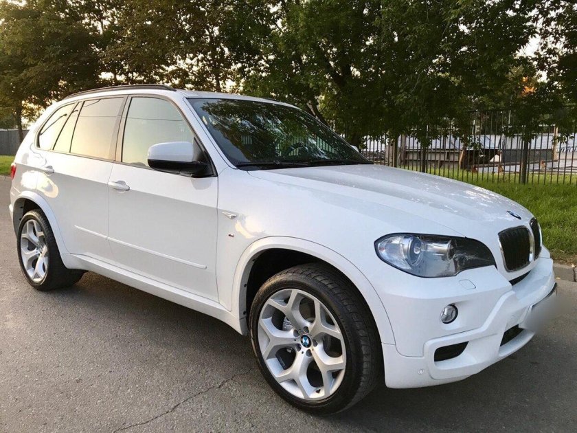 БМВ е70 белый