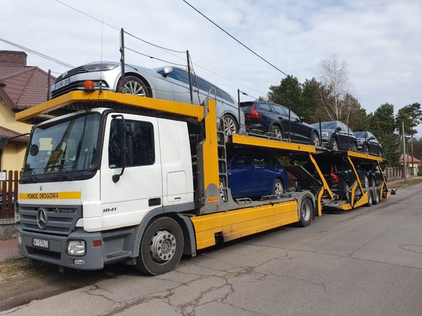 Mercedes benz 1827 автовоз