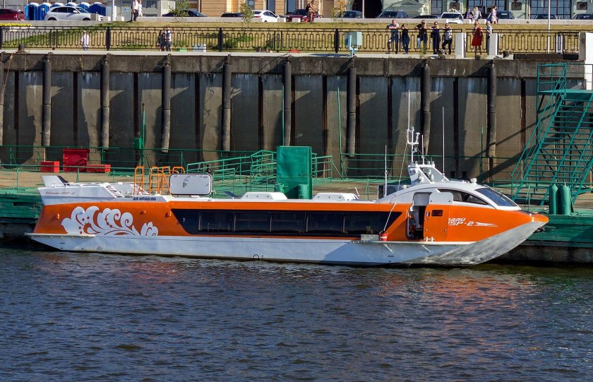 Теплоход Валдай 45