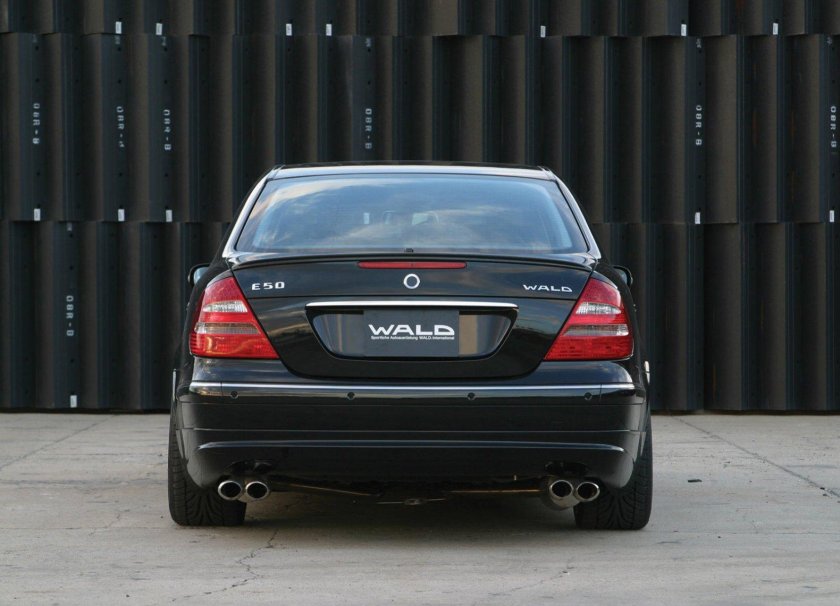 Мерседес w211 сзади