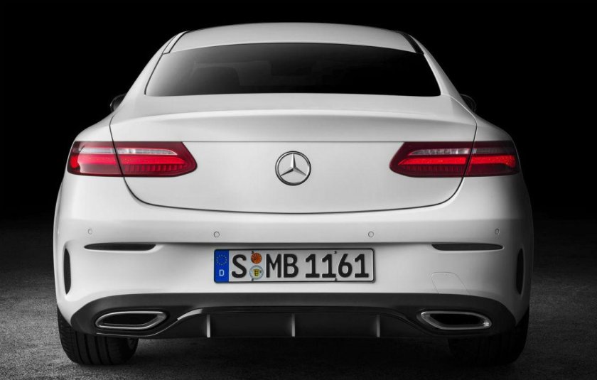 Мерседес е200 сзади