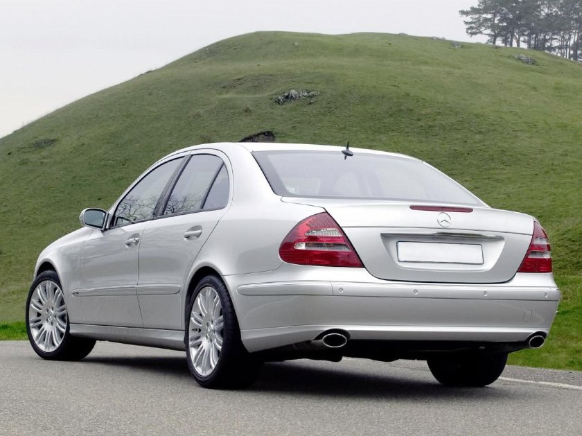 Мерседес w211 2005