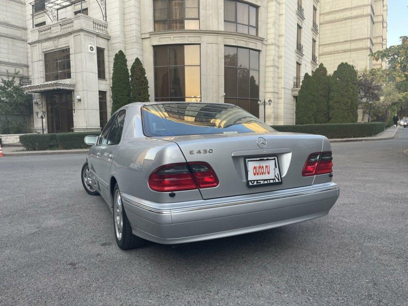 Мерседес 210 рестайлинг серебристый