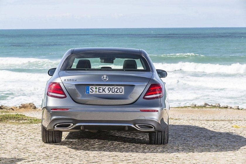 Мерседес Бенц е200